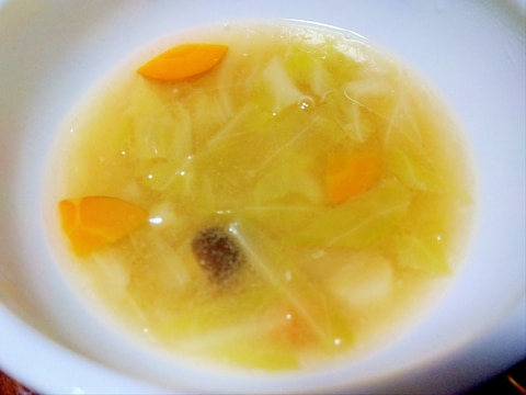 人参しめじ玉葱キャベツ味噌汁